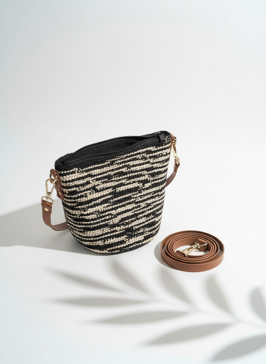 BARRIL PEQUEÑO DE PAJA TOQUILLA A CROCHET CON FORRO DE JARUBA