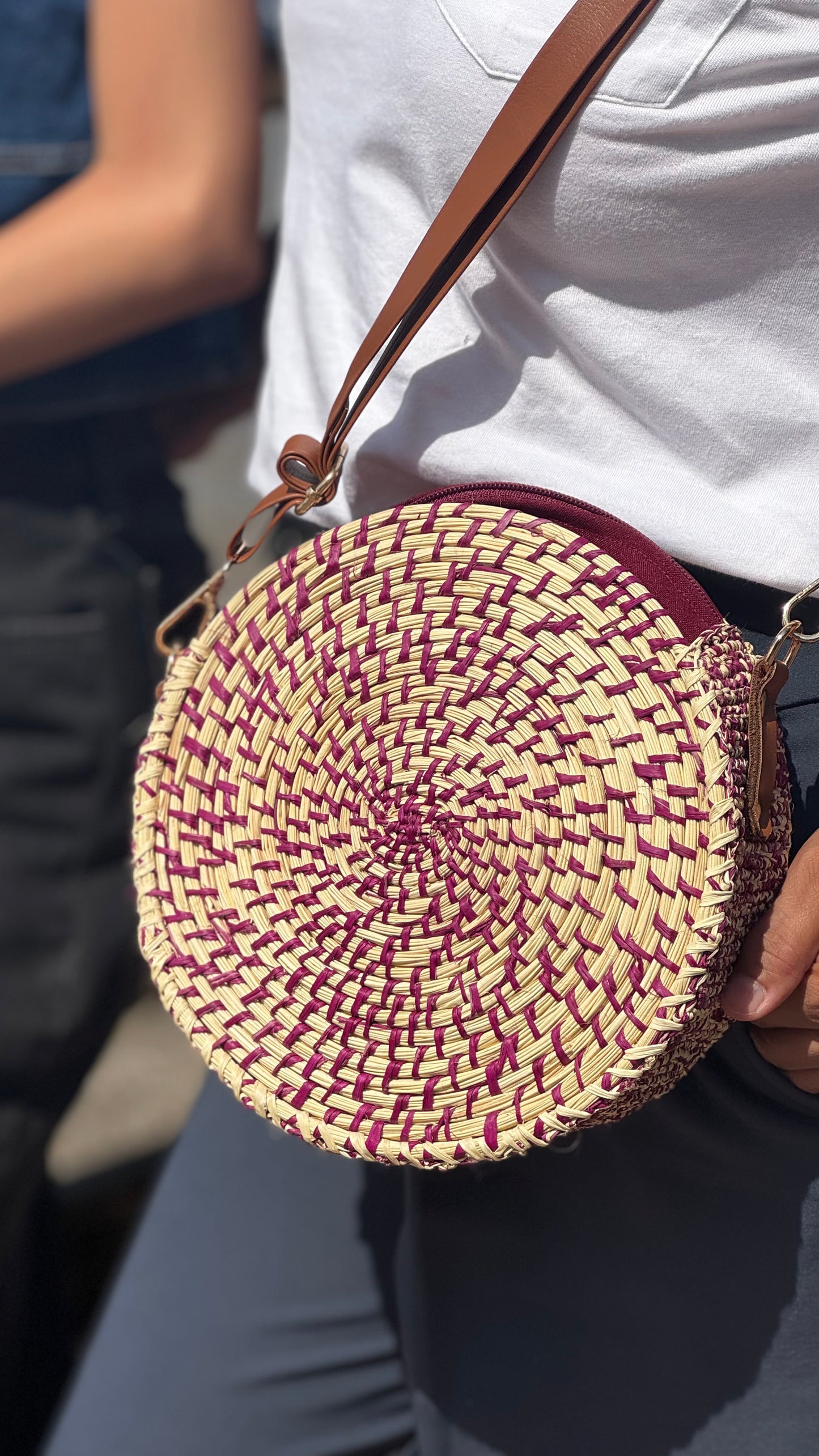 CARTERA PAJA TOQUILLA YOYO MORADA