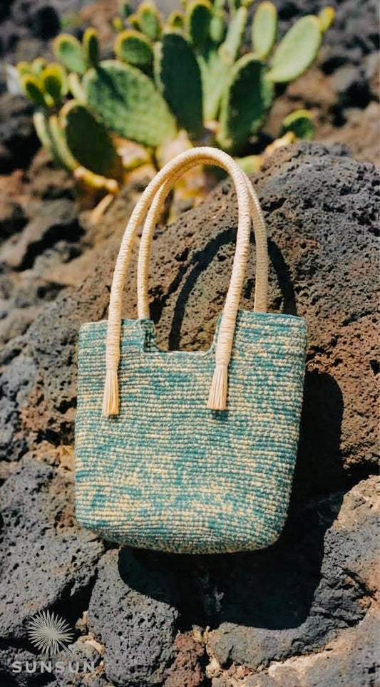 BOLSO DE PAJA TOQUILLA REINA TURQUESA TEJIDA A CROCHET