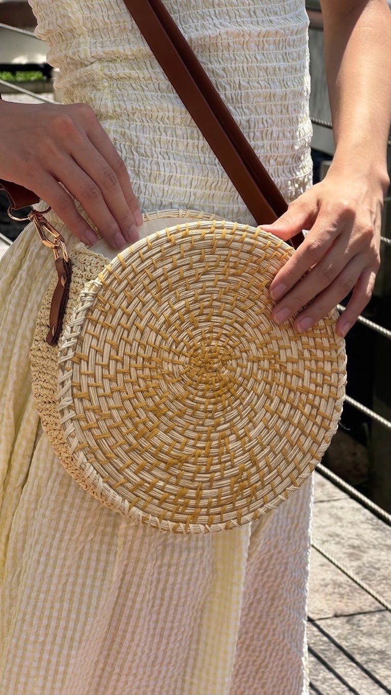 CARTERA PAJA TOQUILLA YOYO NARANJA  TEJIDO A MANO 20 CM