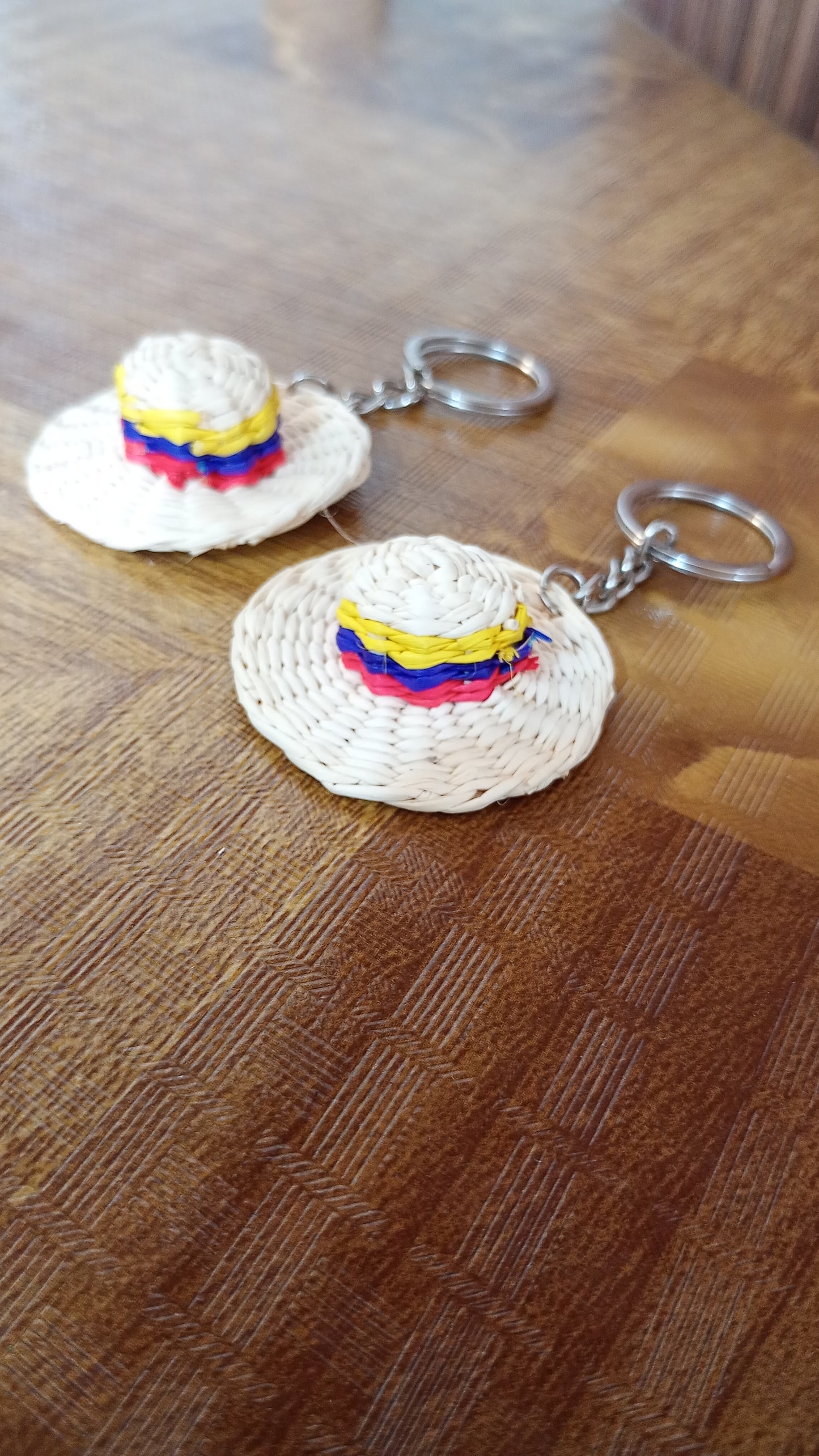 LAVERO DE PAJA ECUADOR, NATURAL, TURQUESA, FUCSIA